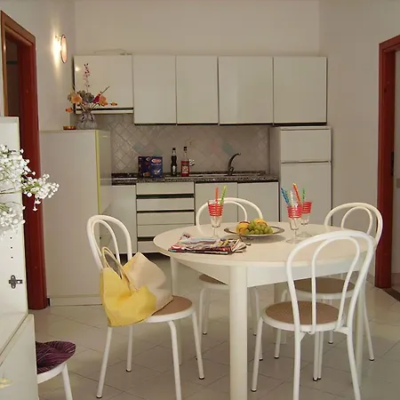 Pozzo Al Moro Village 3* מרינה די קמפו