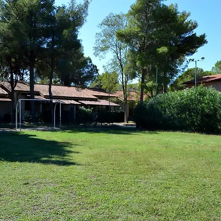 Pozzo Al Moro Village מלון דירות מרינה די קמפו
