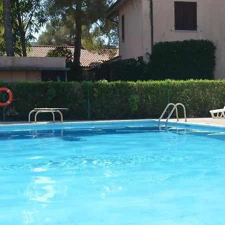 Pozzo Al Moro Village 3* מרינה די קמפו