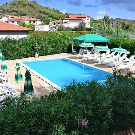 מלון דירות Pozzo Al Moro Village מרינה די קמפו