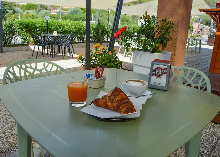 Pozzo Al Moro Village 3* مارينا دي كامبو